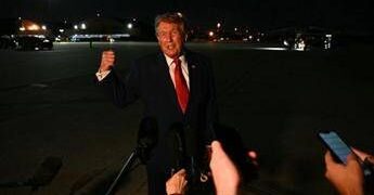 Trump: “Correre nel 2028? Mi piacerebbe ma legge è molto ferrea”