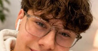Vicenza, Leonardo Cortese muore in piscina a 19 anni: ipotesi sfida di apnea con l’amico