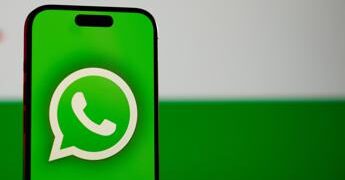 Whatsapp, nuova andata di attacchi ‘zero click’: cosa fare per proteggersi