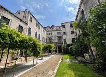 A Venezia la Maison Pierre Cardin inaugura Palazzo Cardin, il museo dedicato al suo fondatore