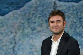 Alessandro Di Battista è arrivato in Italia: atterrato a Ciampino l’aereo da Cuba, cosa sappiamo