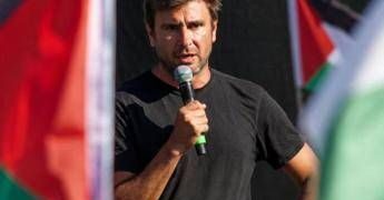 Alessandro Di Battista, l’ultimo aggiornamento dopo l’intervento a Cuba: “Affronta nel migliore dei modi questa fase”