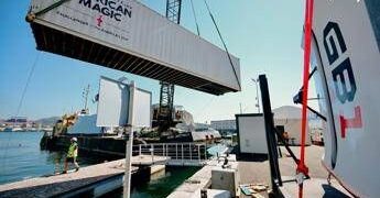America’s Cup, team Usa arriva a Nisida, Nepi: “A Bagnoli si sta realizzando qualcosa di incredibile”