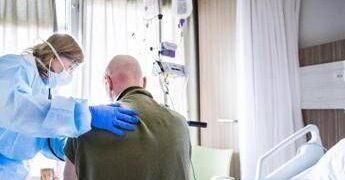 Anziani, lo studio: “Non basta contare le malattie, conta anche come interagiscono tra loro”