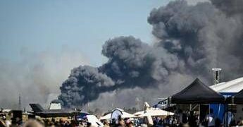 Atene, aereo militare precipita poco dopo decollo durante air show