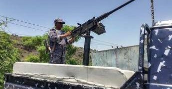 Attacco Houthi in Arabia Saudita, 13 civili feriti. Pentagono smentisce Trump su carenza munizioni