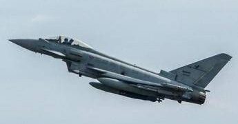 Attacco a base aerea in Arabia Saudita, colpito F-2000 italiano. Crosetto: “Nessun militare coinvolto”