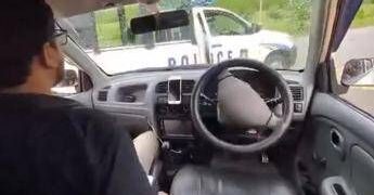Auto a guida autonoma impazzisce e centra la polizia: “È stato un guasto tecnico”