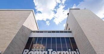 Autorità Trasporti: sanzione di 1,75 milioni a Rfi per stop a Termini del 2 ottobre 2024