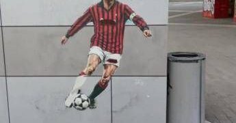 Baresi, a Milano vandalizzato il murales per il capitano del Milan
