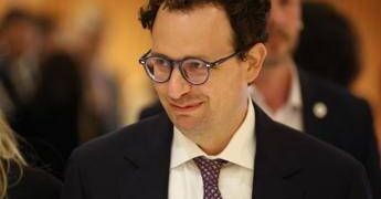 “Bisogna rallentare l’AI”: l’appello di Amodei, boss di Anthropic