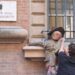 Bologna, manichino di Valditara alle finestre del liceo Minghetti: “Nemico degli studenti”