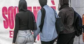 Burqa, hijab e chador: quali sono le differenze tra i veli