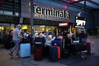 Caos voli in Gb, conclusa indagine preliminare: nessun sabotaggio ma errore di software di ‘un millisecondo’