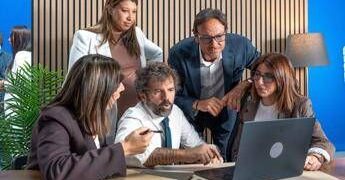 Casa, compravendite, energia e sicurezza: 13 geometri protagonisti della nuova stagione di ‘Casa a prima vista’