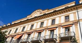 Cernobbio, ultima giornata tra Salvini, opposizioni e Del Vecchio. Renzi: “Meloni contenta, ma il Paese è povero”