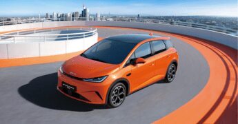 Contro caro carburanti Byd lancia il suo ‘decreto’