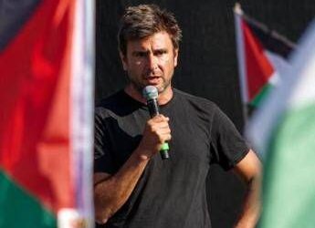 Di Battista, terza notte al Policlinico Gemelli: nessun aggiornamento sulla salute dell’ex 5S