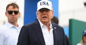 Donald Trump non vuole un rallentamento dell’Intelligenza artificiale: “Chi vincerà questa corsa, vincerà tutto”