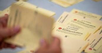 Elezioni in Svezia, centrosinistra avanti: sfida all’ultimo voto