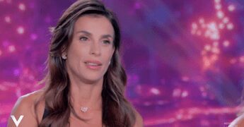 Elisabetta Canalis: “Lasciare l’Italia mi ha portato serenità. L’amore? Sono un’eterna single “