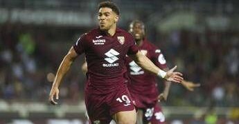 Fiorentina in piena crisi, il Torino vince 2-1 al Franchi e viola sommersi dai fischi