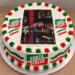 Forza Italia a Napoli ricorda il compleanno di Berlusconi, spunta la torta per il 29 settembre con il Cav che ‘pulisce’ la sedia di Travaglio