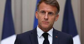 Francia si prepara ad attacchi dalla Russia, Macron: “Chiesto piano contro droni”