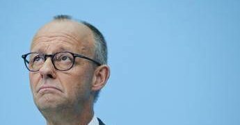 Germania, Merz: “Governo resta per garantire futuro democratico, voto va oltre la mia persona”