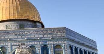 Gerusalemme, media: “Irruzione di 169 coloni israeliani nel complesso della moschea di Al-Aqsa”