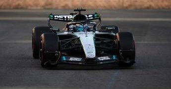 Gp Baku, Russell in pole position e disastro Antonelli nelle qualifiche: la griglia di partenza
