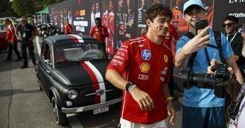 Gp Monza, Leclerc ‘risponde’ a Hamilton: l’arrivo in 500 al Gran Premio d’Italia