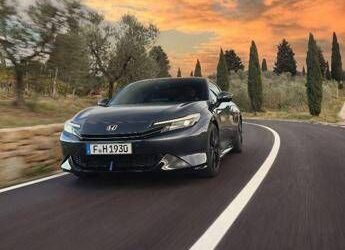 Honda Prelude debutta a Torino: la coupé ibrida torna protagonista