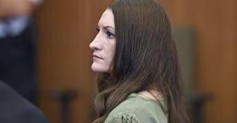 Il processo a Lindsay Clancy è nullo, un giurato dice no a infermità mentale per la donna che uccise 3 figli