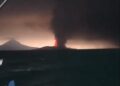 Indonesia, erutta il vulcano Anak Krakatau: chiusi quattro aeroporti, disagi per oltre 270mila passeggeri