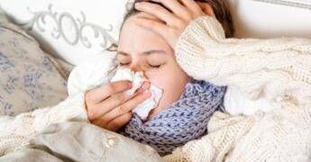Influenza, la stagione è già arrivata? I consigli dell’esperto per affrontare il primo freddo