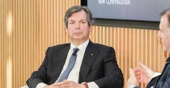Intesa San Paolo, maggioranza bulgara ad assemblea: 97% azionisti a favore Opas su Mps