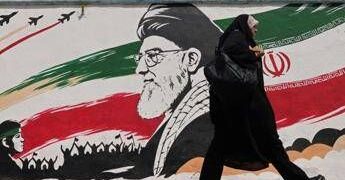 Iran, Nyt: “Teheran propone a Usa piano di 7 giorni per fine guerra e riapertura Hormuz”