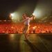 Jovanotti gladiatore col sorriso al Circo Massimo: “Il pessimismo è un lusso che non posso permettermi”
