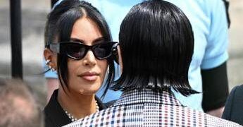 Kim Kardashian riceverà un euro di risarcimento per la rapina subita nel 2016: “Non cerco soldi”