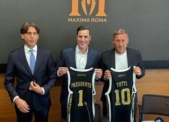 La Maxima Roma si presenta, con Totti per riportare in alto il basket della Capitale