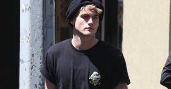 La morte di Presley Gerber e l’ibogaina, cosa sappiamo sullo psichedelico usato anche contro le dipendenze