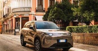 Leapmotor B03X: il crossover elettrico arriva con 382 km di autonomia