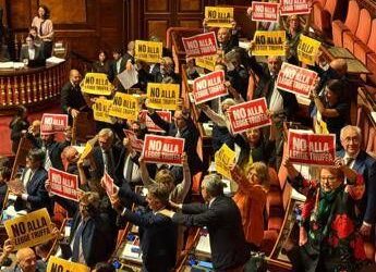 Legge elettorale, via libera del Senato. Protesta delle opposizioni in Aula