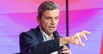 L’odissea di Calenda bloccato in Sicilia per tre giorni: “Stato la amministri per i prossimi 30 anni”