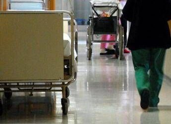 Lucca, morta dopo intervento al femore: indagati quattro medici dell’ospedale San Luca