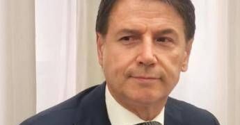 M5S, ecco 20 punti per il programma: “Inviare armi all’Ucraina allontana la pace”