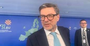 Manovra, Giorgetti: “A studio taglio tasse giovani, penso a flat tax 5% su aumenti stipendio”