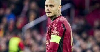 Mauro Icardi, patente sospesa fino al 2099 in Argentina. Lui attacca: “Pensate a sistemare le strade”