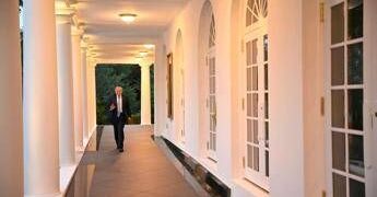 Medio Oriente, allerta Usa: “Rischio escalation”. Trump anticipa rientro da Camp David